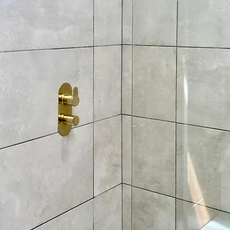 Vakantiehuis Cygnet No 5 -free Parking *