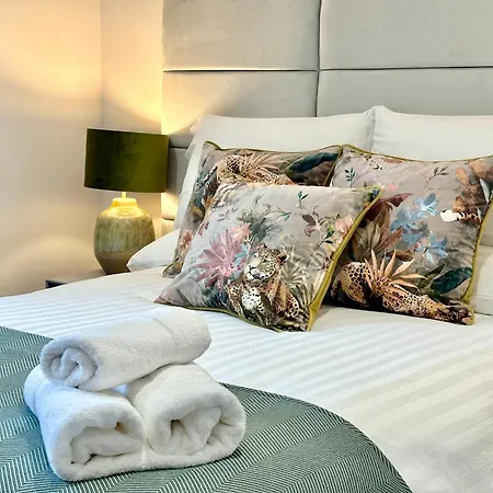 Cygnet No 5 -free Parking Holiday home Ripon